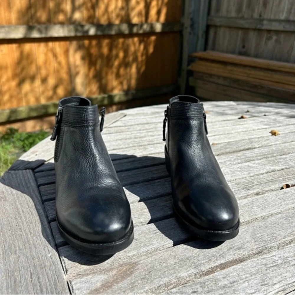 WOMEN'S SOFTWALK RUBI BOOTIES black size 7.5‎ N